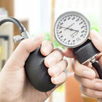 Toma de presión con reloj aneroide + fonendoscopio. Equipos Médicos